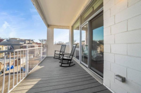 Large 4-Bedroom Upscale Apartment w Rooftop